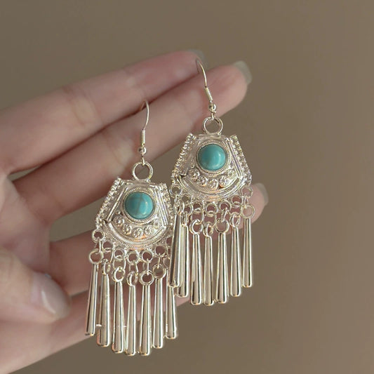 Retro style earring design 9