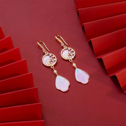Ancient style design earrings