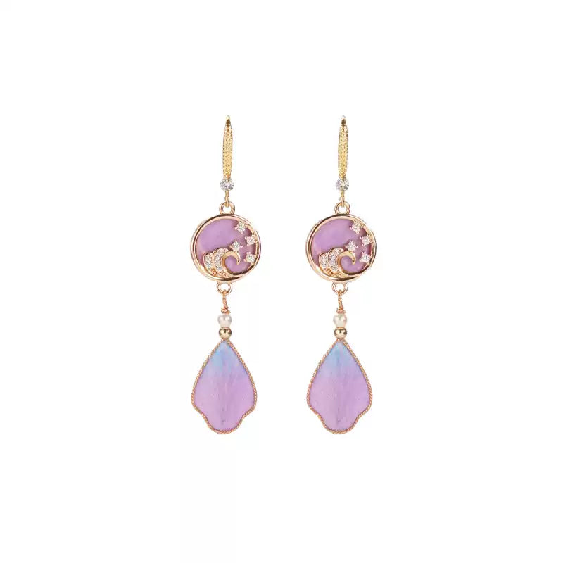 Ancient style design earrings