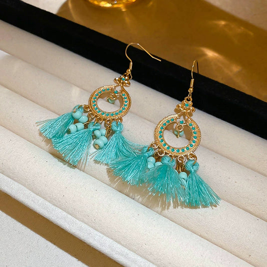 Retro style earring design 1