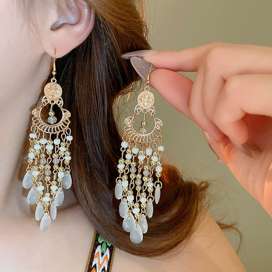 Retro style earring design 12