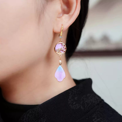 Ancient style design earrings
